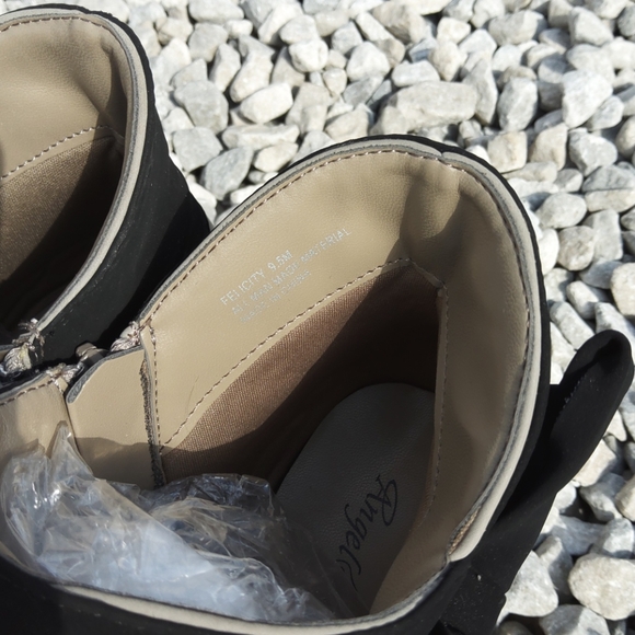 Angel steps size 9.5 heels - Picture 10 of 10
